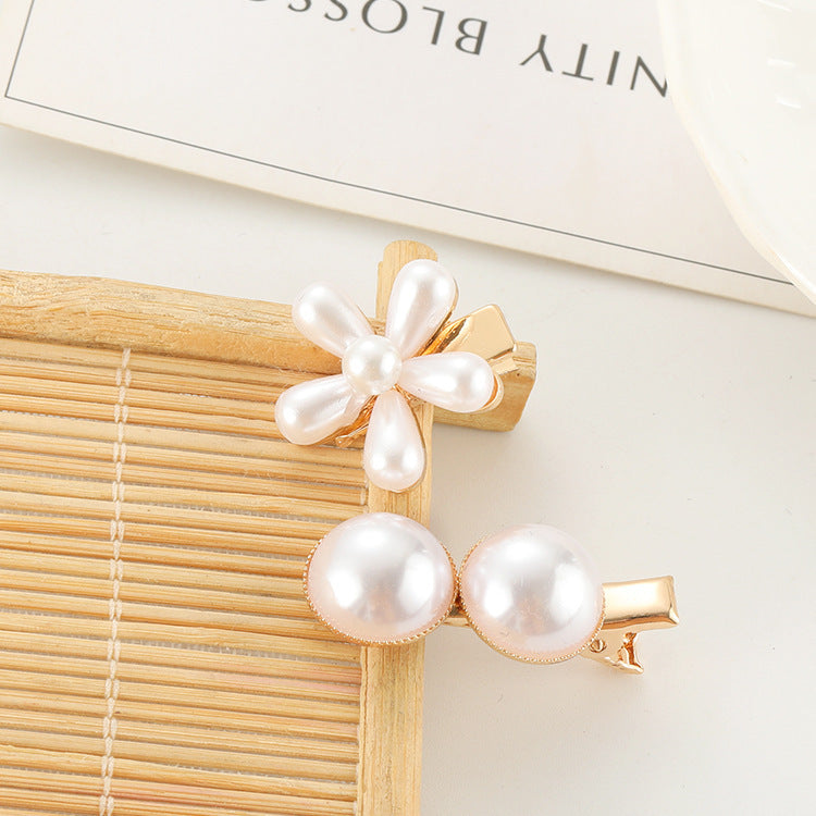 Women's slip-on pearl bow hair clip: Elegant, stylish, effortless charm - Trendy Jewells